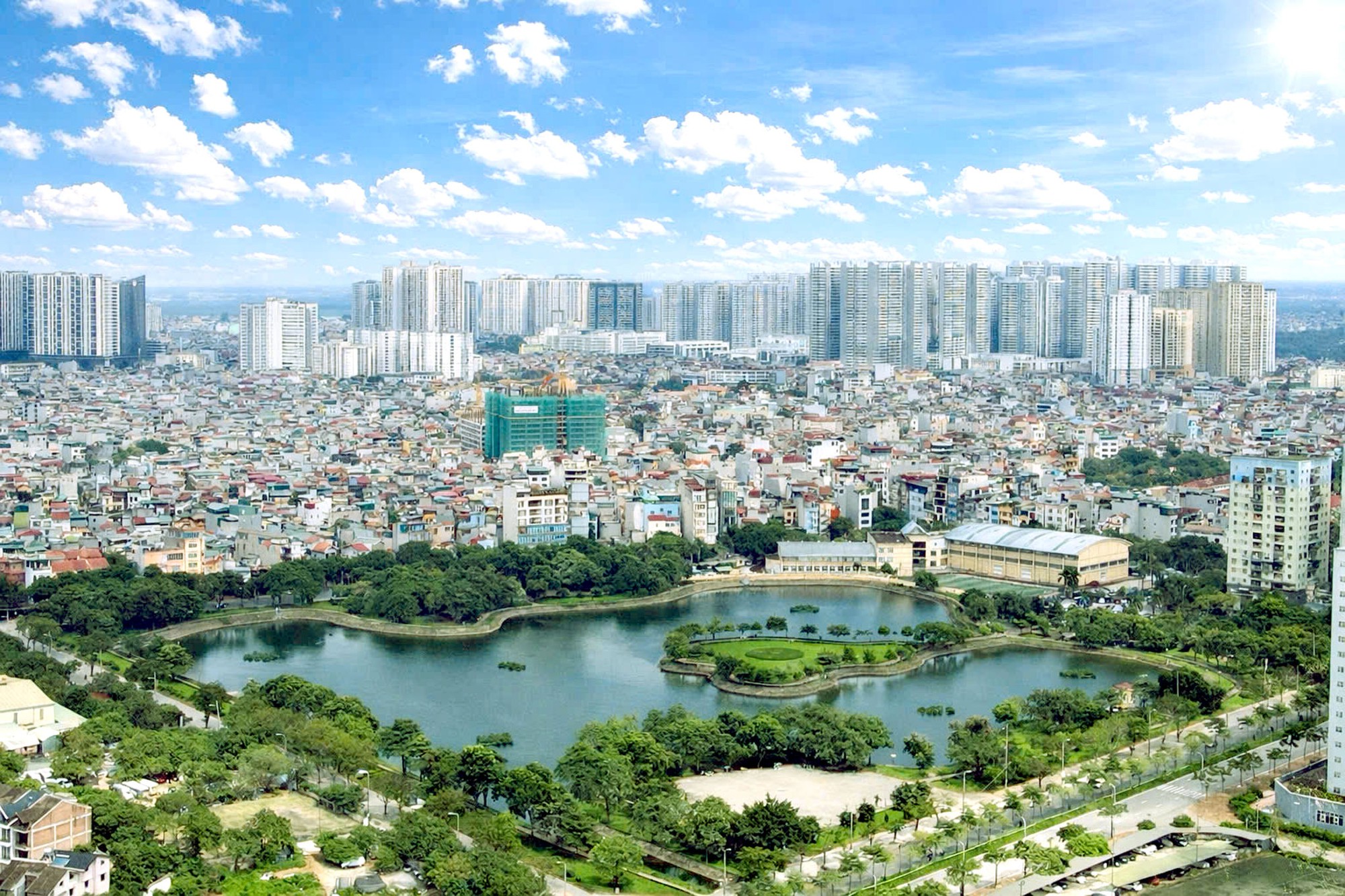 Hà Nội đạt GRDP 10,02%: Từ quyết tâm đến năng lực tăng trưởng - Ảnh 4.