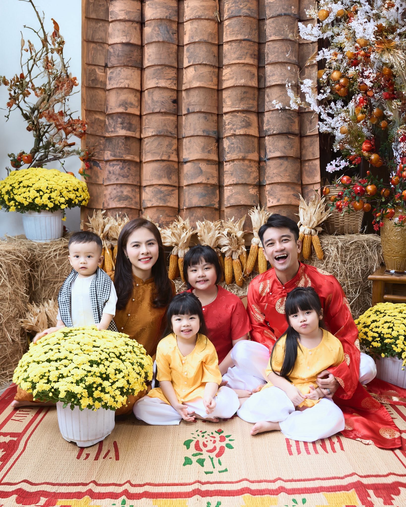 Vân Trang chia sẻ Cuộc sống hạnh phúc bên chồng đại gia và 4 con tại Tiền Giang - Ảnh 2. Vân Trang chia sẻ Cuộc sống hạnh phúc bên chồng đại gia và 4 con tại Tiền Giang - Ảnh 2.