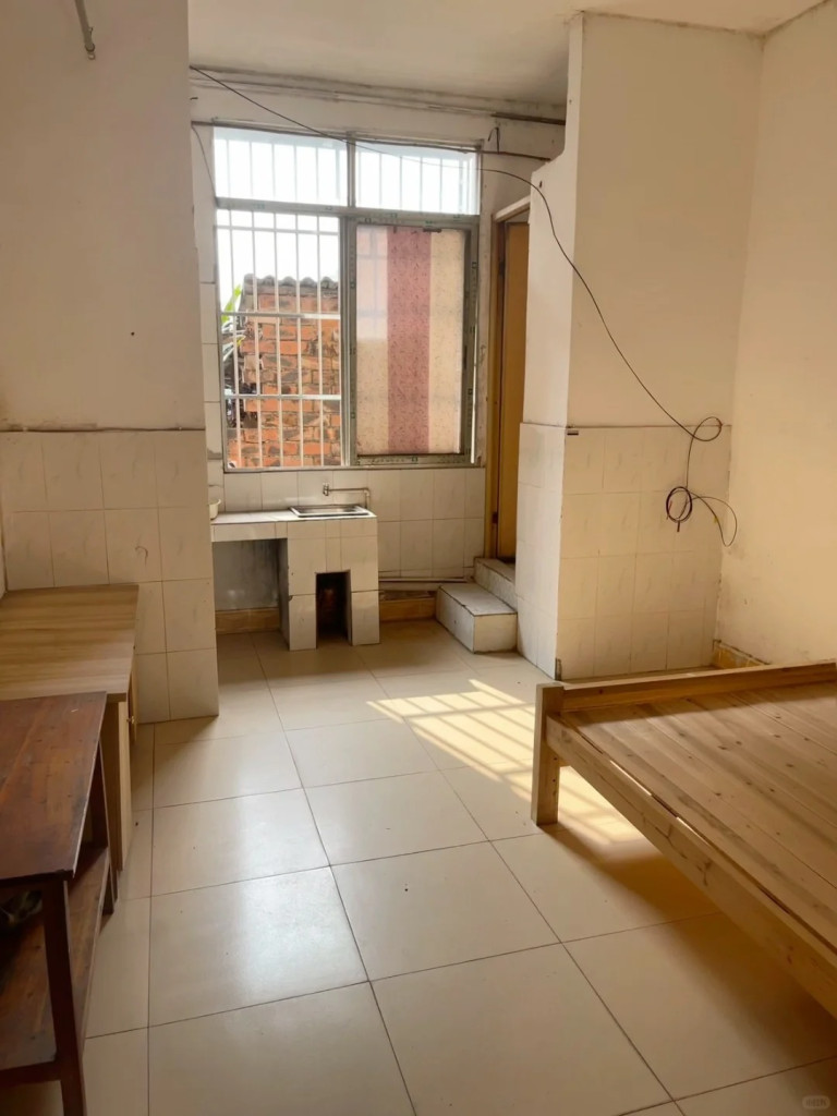 Phòng trọ 15m2 giá 1,1 triệu đồng/tháng của nữ sinh SN 2005 - Ảnh 2. Phòng trọ 15m2 giá 1,1 triệu đồng/tháng của nữ sinh SN 2005 - Ảnh 2.