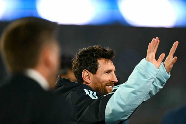 Messi chia tay b&oacute;ng đ&aacute; Argentina: Khoảnh khắc lịch sử đầy x&uacute;c động tại Monumental - Ảnh 8.