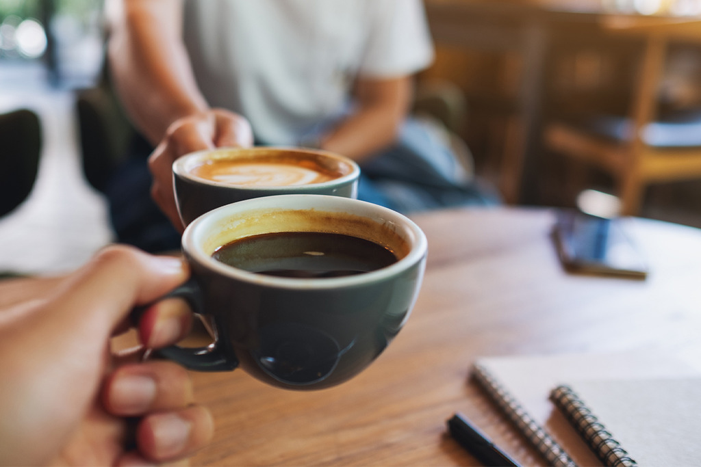 Uống cà phê mỗi ngày có tốt không? Tại sao 5 nhóm người này nên hạn chế? - Ảnh 4.