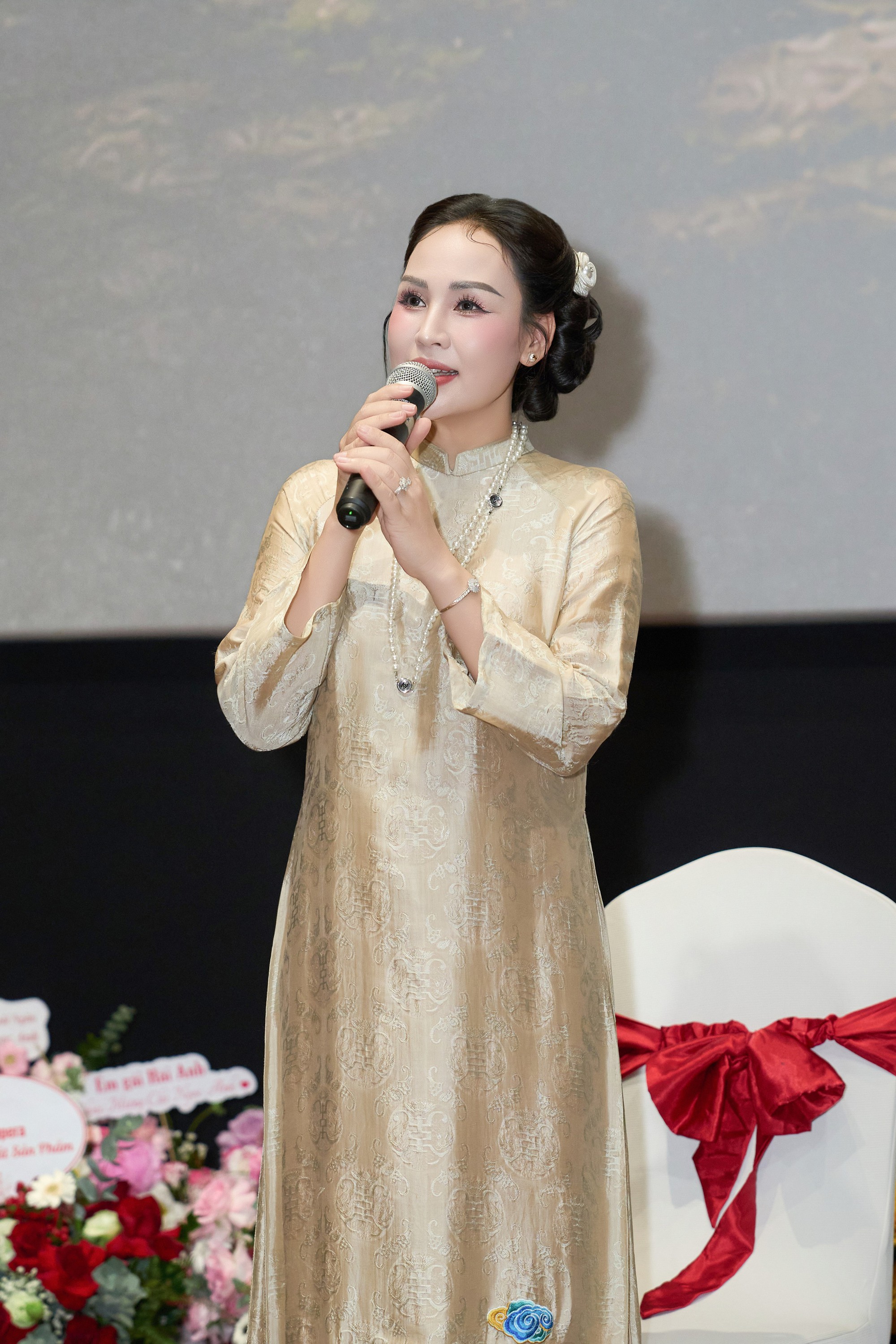 Ca kh&uacute;c khiến Đặng Ngọc Anh v&agrave; c&ocirc; gi&aacute;o Nguyễn Kh&aacute;nh Ly "từ mặt" nhau 2 lần - Ảnh 5.
