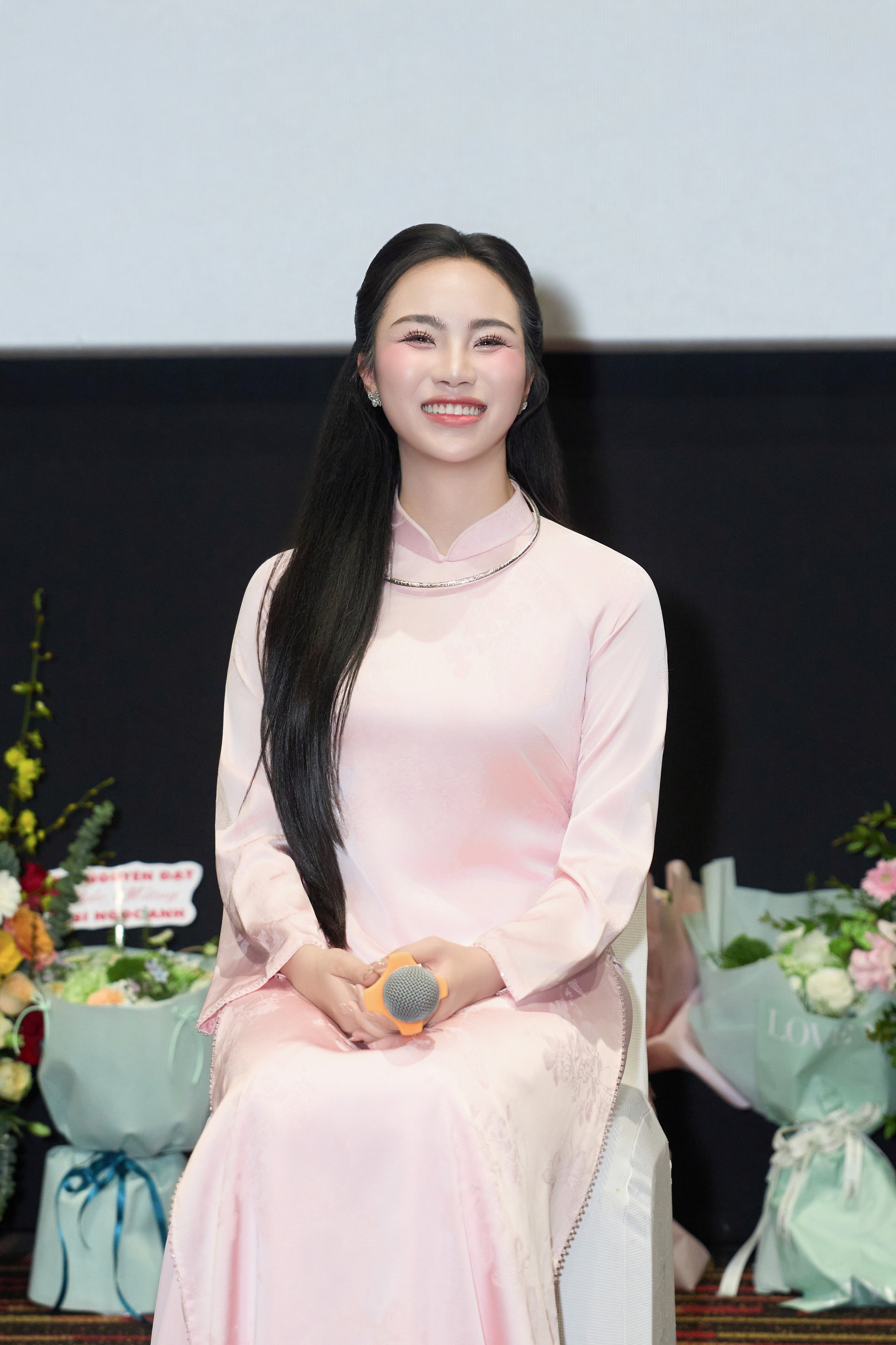 Ca kh&uacute;c khiến Đặng Ngọc Anh v&agrave; c&ocirc; gi&aacute;o Nguyễn Kh&aacute;nh Ly "từ mặt" nhau 2 lần - Ảnh 2.