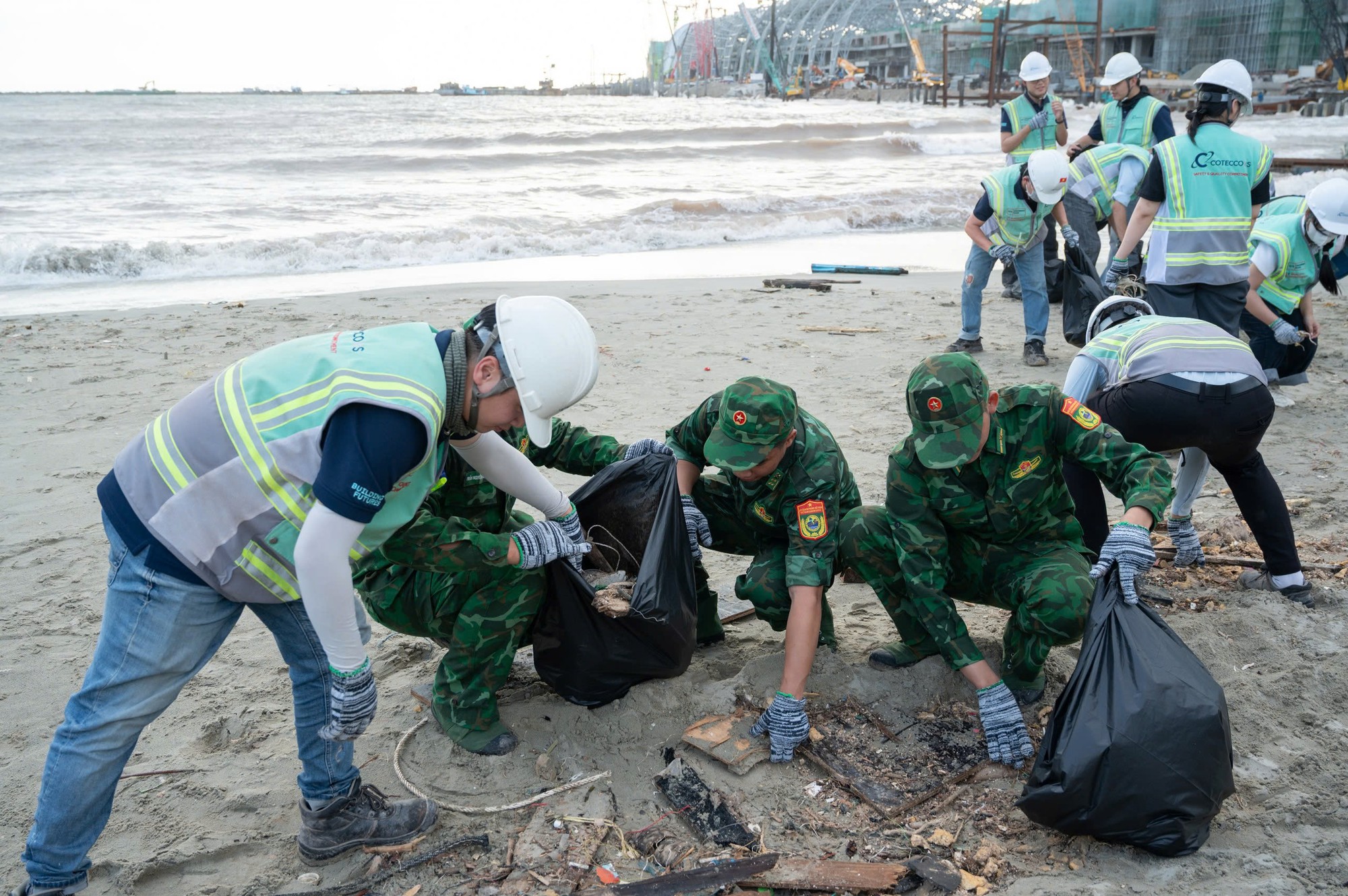 ESG tại Coteccons: Từ những con số đo lường đến niềm tin được xây dựng bằng sự tử tế - Ảnh 3. ESG tại Coteccons: Từ những con số đo lường đến niềm tin được xây dựng bằng sự tử tế - Ảnh 3.