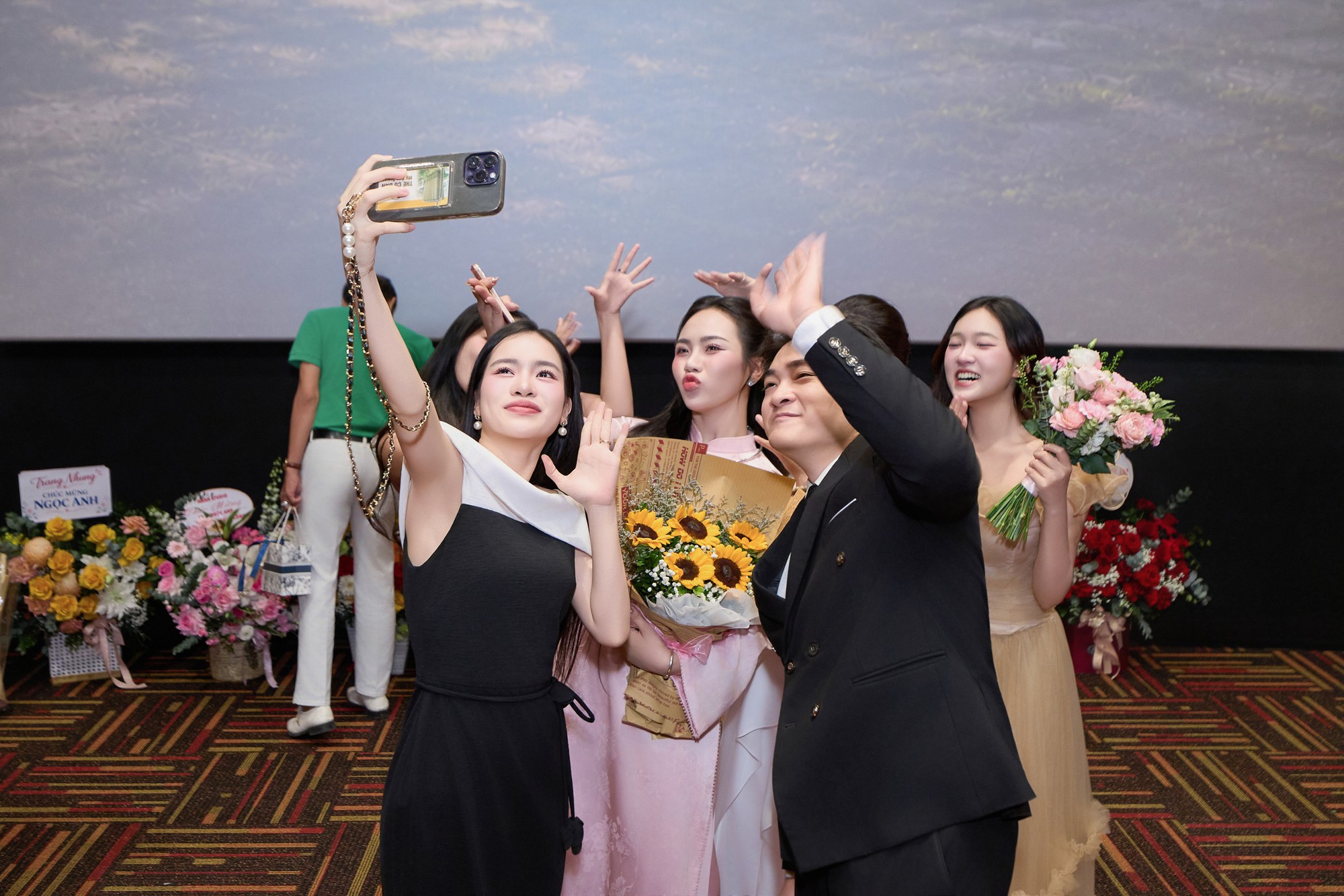 Ca kh&uacute;c khiến Đặng Ngọc Anh v&agrave; c&ocirc; gi&aacute;o Nguyễn Kh&aacute;nh Ly "từ mặt" nhau 2 lần - Ảnh 3.