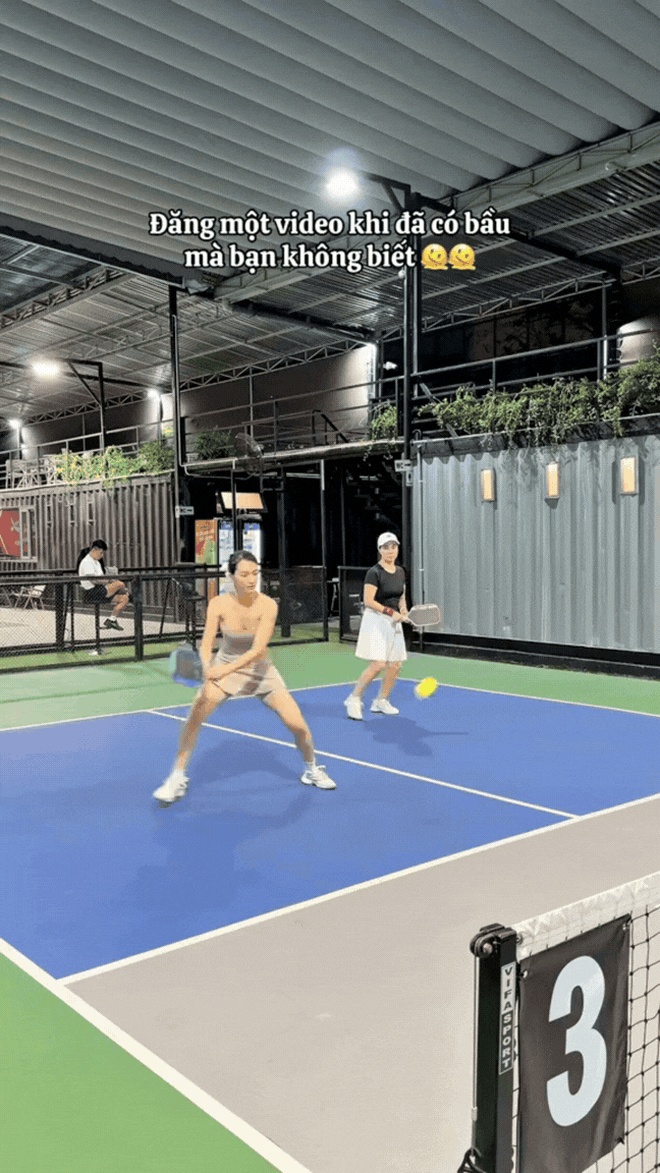 Vũ Thúy Quỳnh có bầu nhưng vẫn đi đánh pickle ball, tiết lộ lý do giấu giếm chuyện mang bầu - Ảnh 2.