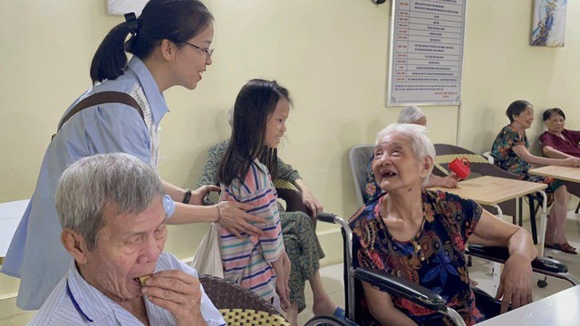 Dưỡng l&atilde;o b&aacute;n tr&uacute; "s&aacute;ng đi, chiều về": Nơi thu 100.000 đồng/ng&agrave;y, nhiều điểm ở H&agrave; Nội đang "ch&aacute;y chỗ" - Ảnh 3.