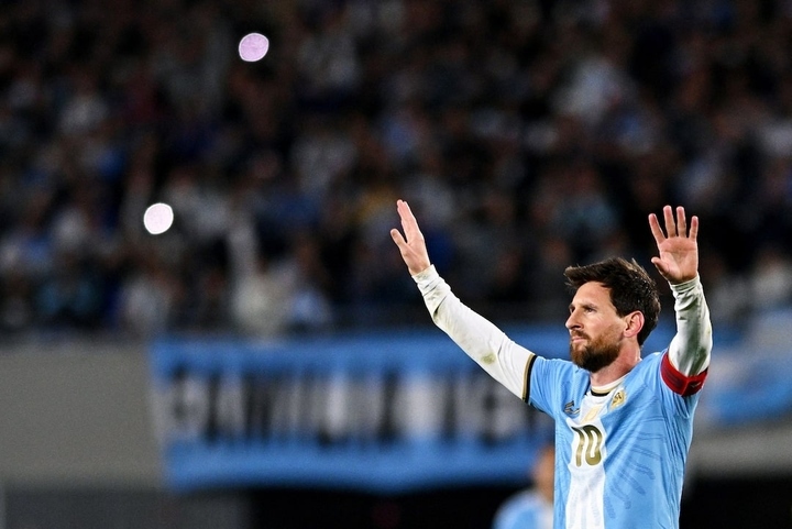 Messi l&agrave; ' con g&agrave; đẻ trứng v&agrave;ng ' cho LĐBĐ Argentina v&agrave; những th&agrave;nh c&ocirc;ng thương mại - Ảnh 4.