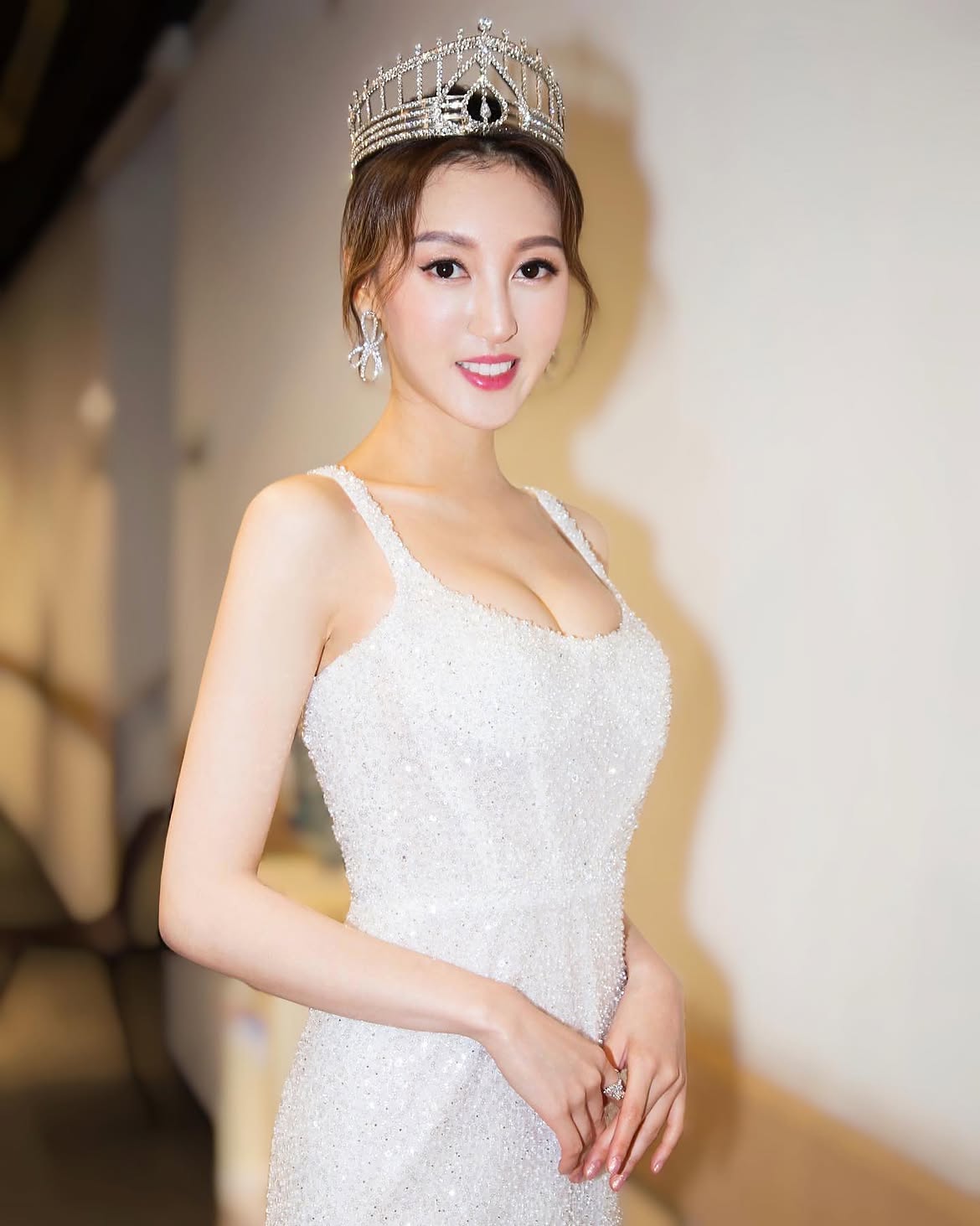 Á hậu Hà Diễm Quyên và cuộc sống sau ly hôn: 1000 Tỷ đồng trợ cấp và sự tự do Mới - Ảnh 2. Á hậu Hà Diễm Quyên và cuộc sống sau ly hôn: 1000 Tỷ đồng trợ cấp và sự tự do Mới - Ảnh 2.
