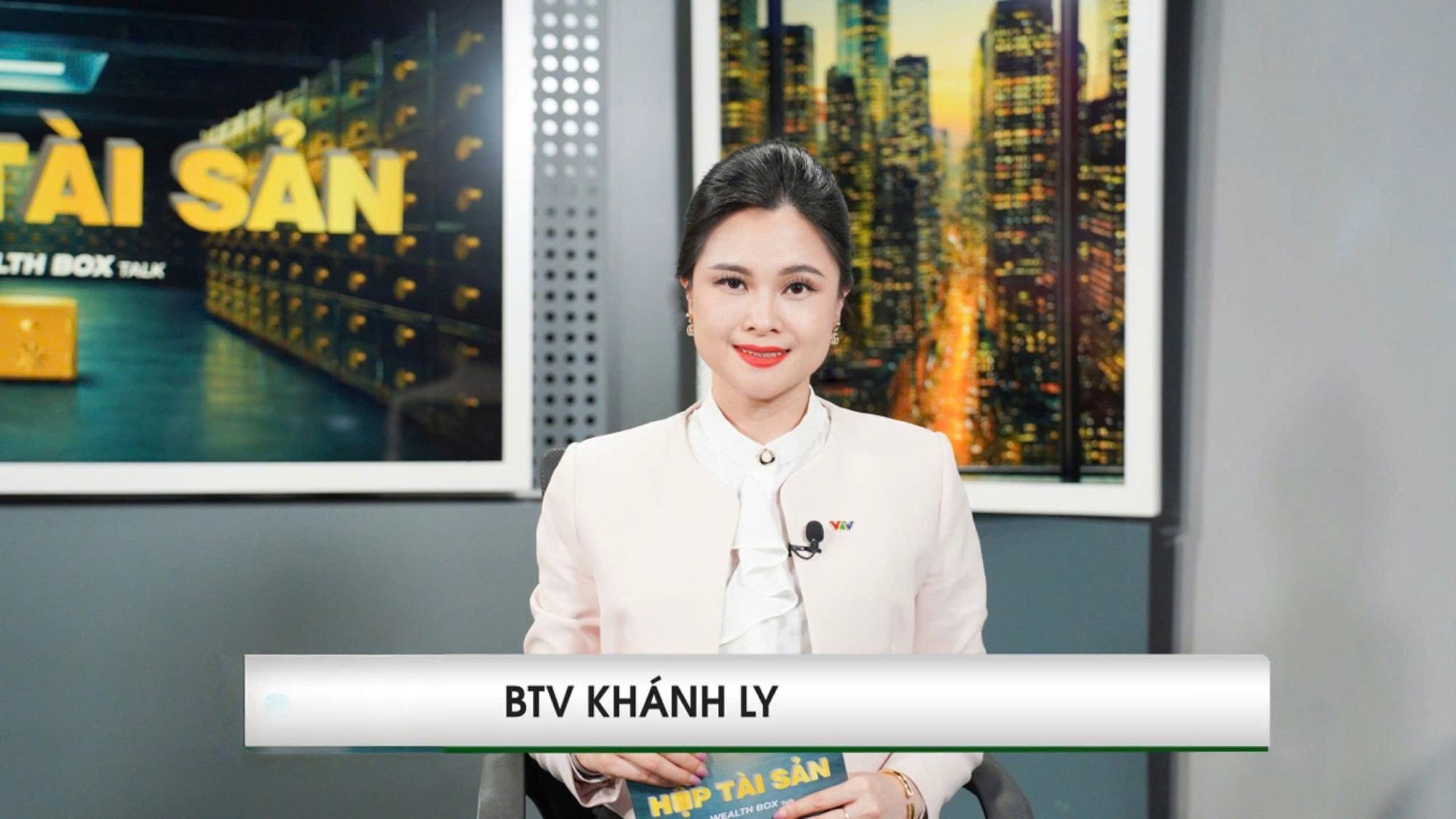 BTV M&ugrave;i Kh&aacute;nh Ly b&agrave;n về chiến lược quản l&yacute; t&agrave;i sản với một gi&aacute;m đốc tr&ecirc;n The Wealth Box Talk - Ảnh 1.