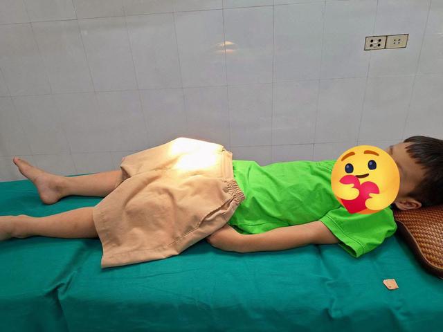 Con trai chịu đau cả buổi chiều kh&ocirc;ng d&aacute;m b&aacute;o c&ocirc; - Ảnh 2.