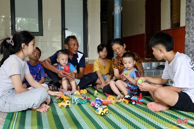 &Ocirc;ng b&agrave; chăm ch&aacute;u h&atilde;y giữ vững 3 giới hạn để bản th&acirc;n đỡ mệt - Ảnh 1.