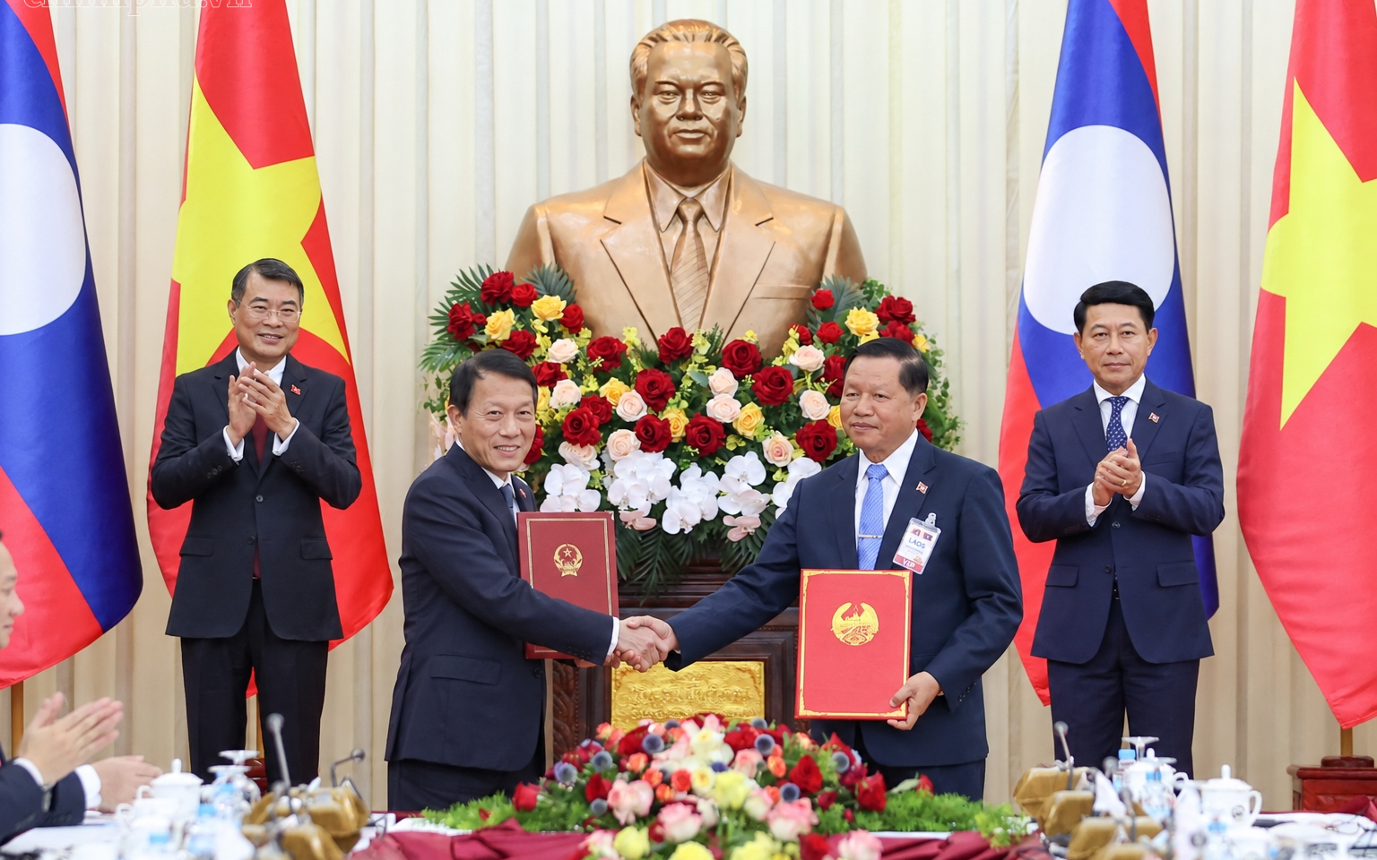 Việt Nam vừa bàn giao hệ thống quan trọng giúp Lào quản lý gần 8 triệu dân: Bộ Công an trực tiếp làm