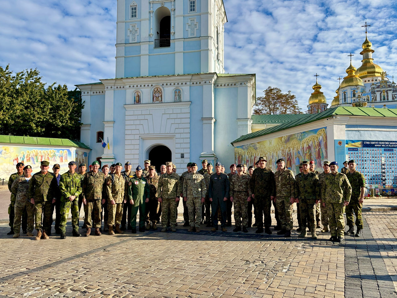 32 nước NATO họp b&agrave;n qu&acirc;n sự ngay tại Kiev, Nga dồn dập tập k&iacute;ch Ukraine - Ảnh 1.