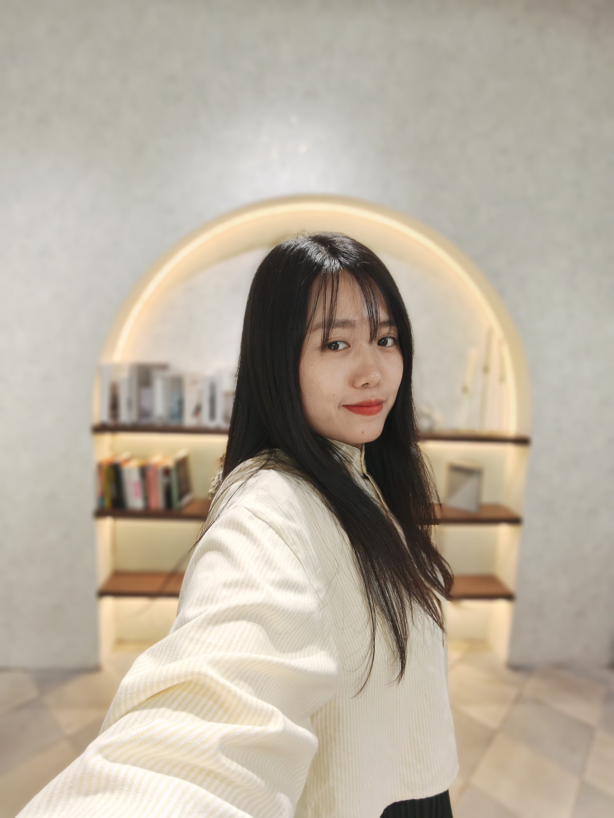 OPPO A7 Pro 5G chiếc Smartphone chụp selfie tuyệt đỉnh cho giới trẻ năm 2026 - Ảnh 6. OPPO A7 Pro 5G chiếc Smartphone chụp selfie tuyệt đỉnh cho giới trẻ năm 2026 - Ảnh 6.