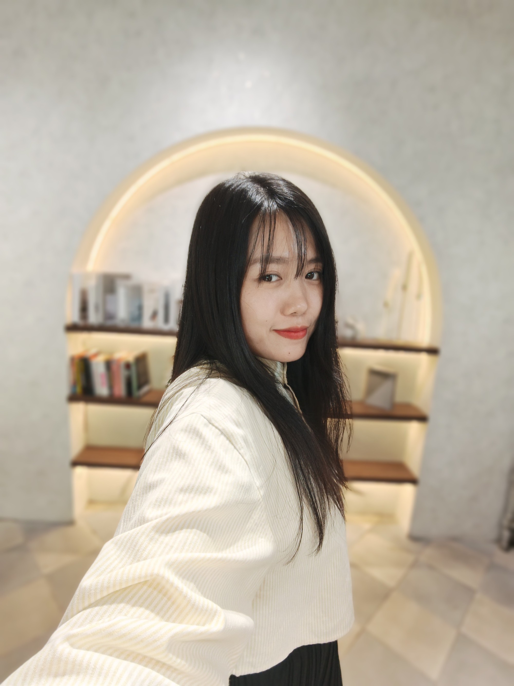 OPPO A7 Pro 5G chiếc Smartphone chụp selfie tuyệt đỉnh cho giới trẻ năm 2026 - Ảnh 5. OPPO A7 Pro 5G chiếc Smartphone chụp selfie tuyệt đỉnh cho giới trẻ năm 2026 - Ảnh 5.