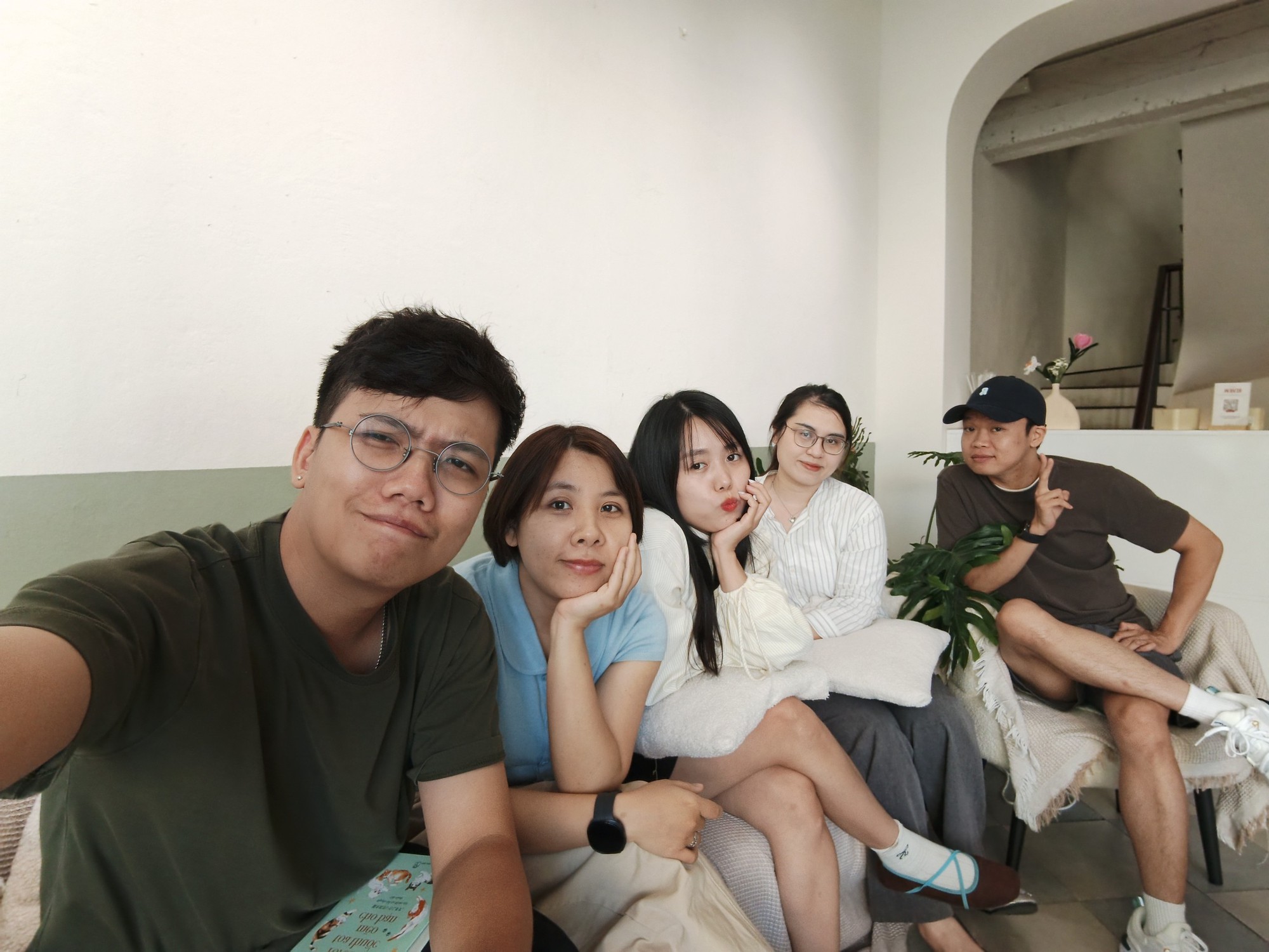 OPPO A7 Pro 5G chiếc Smartphone chụp selfie tuyệt đỉnh cho giới trẻ năm 2026 - Ảnh 7. OPPO A7 Pro 5G chiếc Smartphone chụp selfie tuyệt đỉnh cho giới trẻ năm 2026 - Ảnh 7.