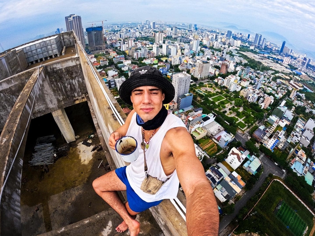 Cầm 200k rồi chạy biến đi mất, h&agrave;nh động quay lại của đứa trẻ v&ugrave;ng cao khiến kh&aacute;ch T&acirc;y phải nể phục- Ảnh 6.