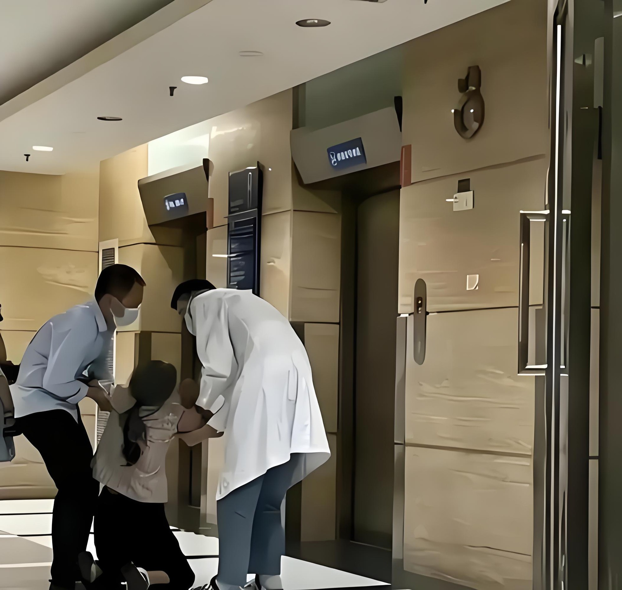 Bác sĩ bệnh viện tuyến đầu: "Sau 24 năm làm việc trong ICU, tôi thà nuôi đứa con ngốc nghếch một chút"- Ảnh 1.