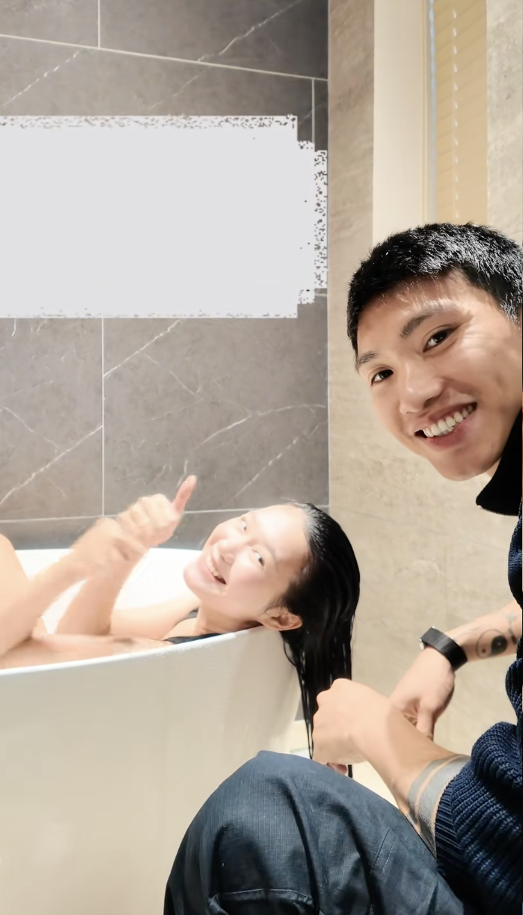 Đoàn Văn Hậu lần làm một chuyện cho Doãn Hải My, khoảnh khắc vô tình hé lộ cuộc sống hôn nhân- Ảnh 2.