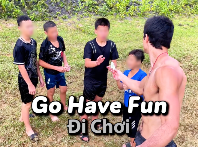 Cầm 200k rồi chạy biến đi mất, h&agrave;nh động quay lại của đứa trẻ v&ugrave;ng cao khiến kh&aacute;ch T&acirc;y phải nể phục- Ảnh 3.