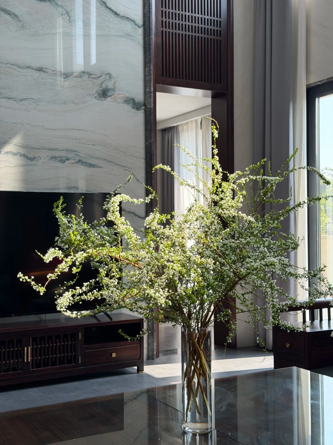 Mẹo giữ hoa tuyết mai tươi l&acirc;u 2 tuần m&agrave; bạn chưa biết - Ảnh 5.