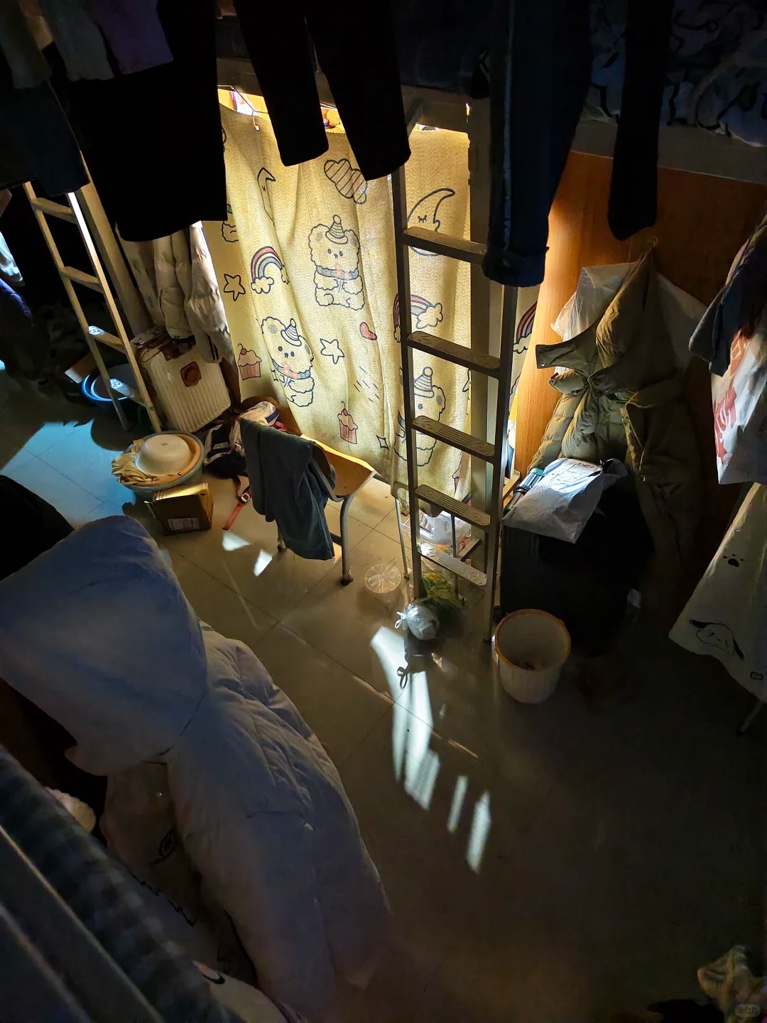 Cách nằm của người EQ cao cũng khác- Ảnh 1.