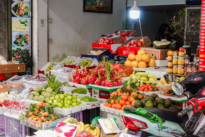 Gà luộc 1 triệu/con vẫn đổ xô mua - đây là khu chợ hot nhất Hà Nội hôm nay! - Ảnh 17.