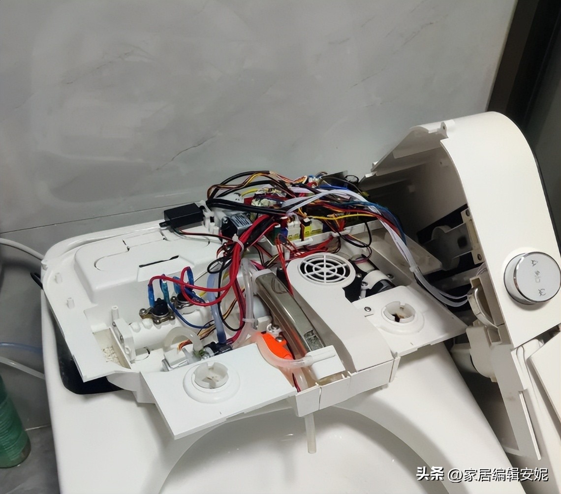 Sau 1 năm dùng bồn cầu thông minh, tôi hiểu vì sao có nhà khen hết lời, có nhà lại hối hận tràn ngập- Ảnh 5.