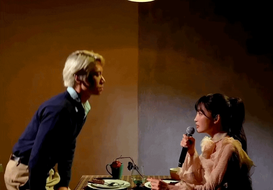 Hoàng Long từ phim Mưa Đỏ đến sân khấu WeChoice Awards 2025: Diễn xuất trực tiếp quá đỉnh!- Ảnh 5.