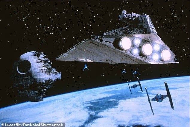 Hố đen bất ngờ "ợ" năng lượng suốt 4 năm, mạnh gấp 100 nghìn tỷ lần Death Star: Giới khoa học choáng váng - Ảnh 4.