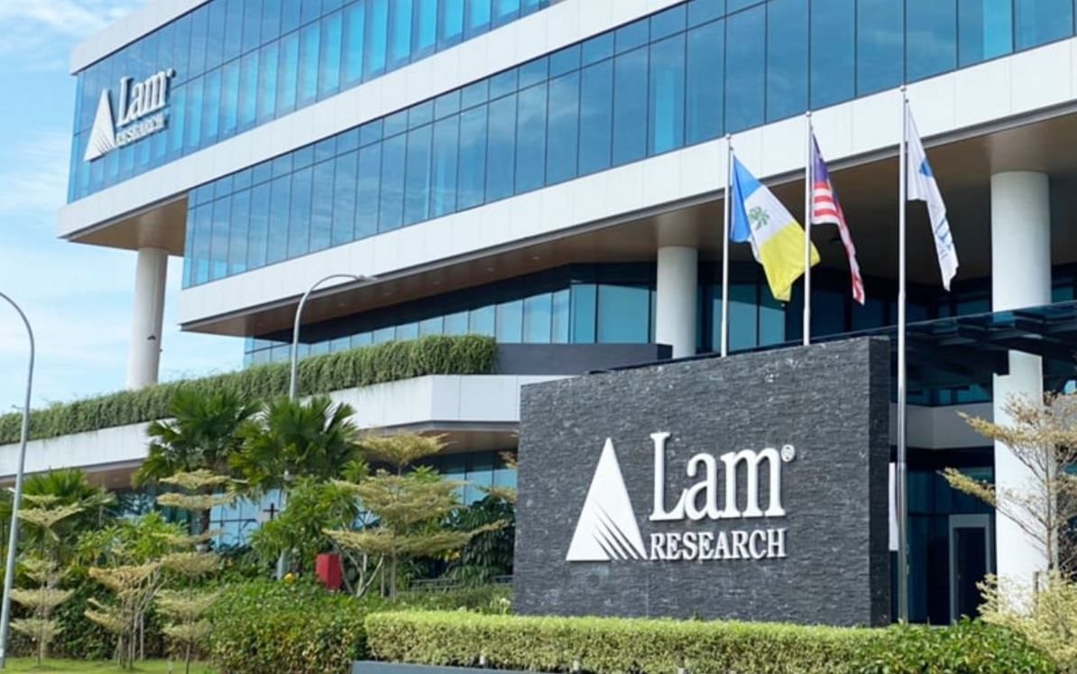 Lam Research: Gã khổng lồ ngành chip toàn cầu trị giá 300 tỷ USD do người Mỹ gốc Á sáng lập - Ảnh 1.