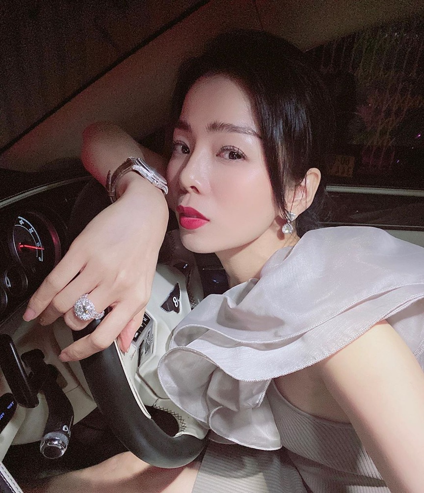 Mỹ nhân showbiz Việt: Người dùng két sắt đựng kim cương, người tụt mood là tiêu tiền tỷ- Ảnh 4.