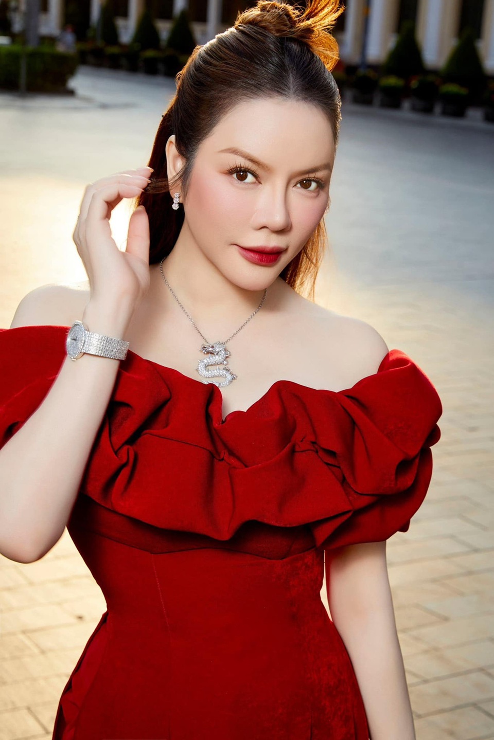 Mỹ nhân showbiz Việt: Người dùng két sắt đựng kim cương, người tụt mood là tiêu tiền tỷ- Ảnh 1.