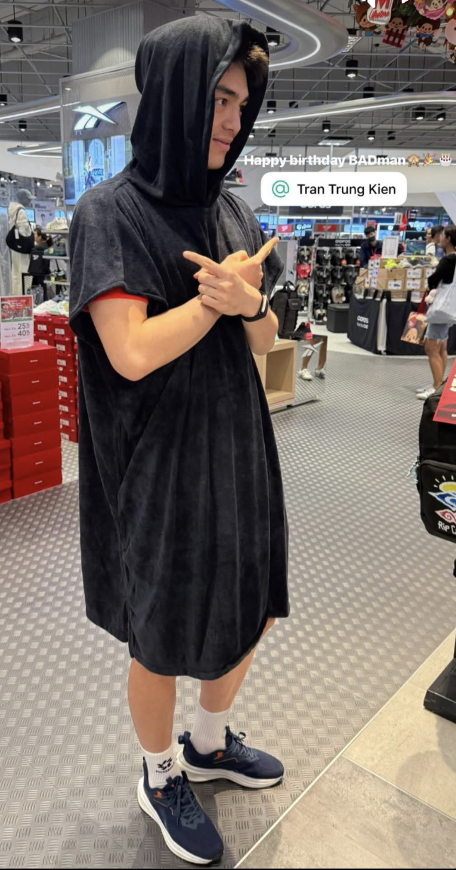 Đã rõ lý do thủ môn hotboy Trần Trung Kiên U23 Việt Nam sụt 8kg chỉ trong vài ngày - Ảnh 1.