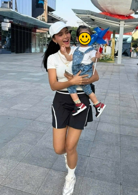 Việc đầu tiên Á hậu Việt làm khi trở về Việt Nam hậu ly hôn chồng Việt kiều - Ảnh 2.