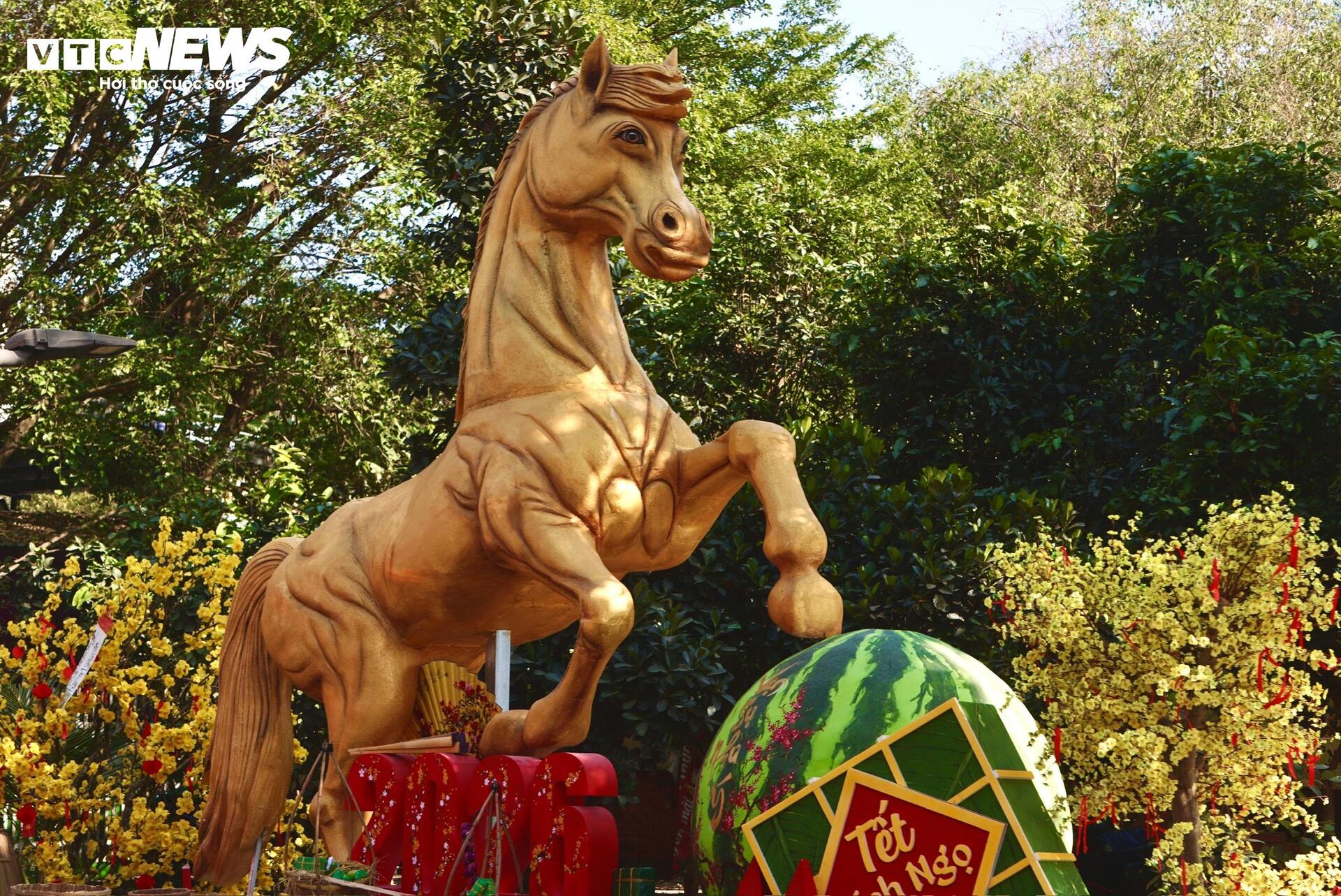 Nghệ nhân Nguyễn Minh Thuận ra mắt linh vật ngựa độc đáo dịp Tết 2026 - Ảnh 3.