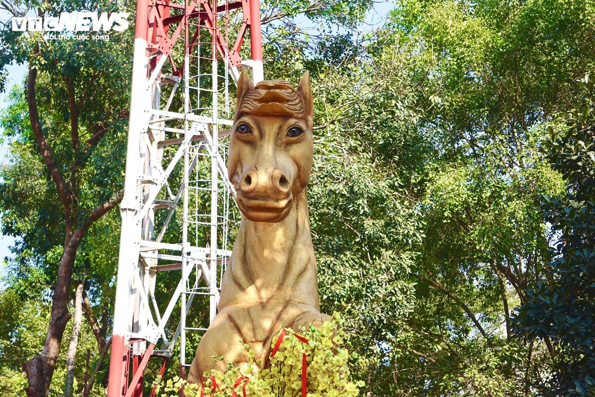 Nghệ nhân Nguyễn Minh Thuận ra mắt linh vật ngựa độc đáo dịp Tết 2026 - Ảnh 10.