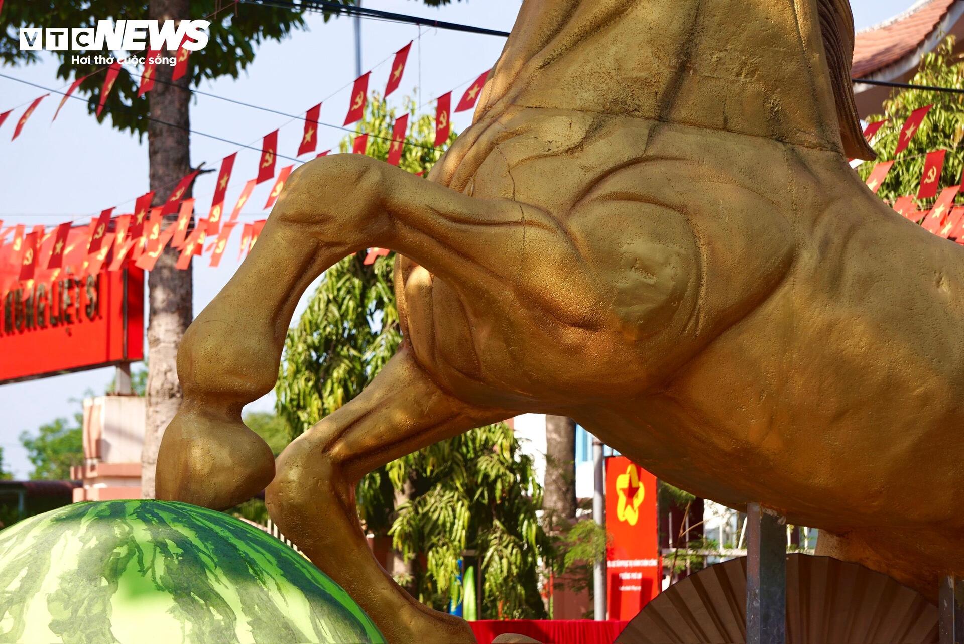 Nghệ nhân Nguyễn Minh Thuận ra mắt linh vật ngựa độc đáo dịp Tết 2026 - Ảnh 9.