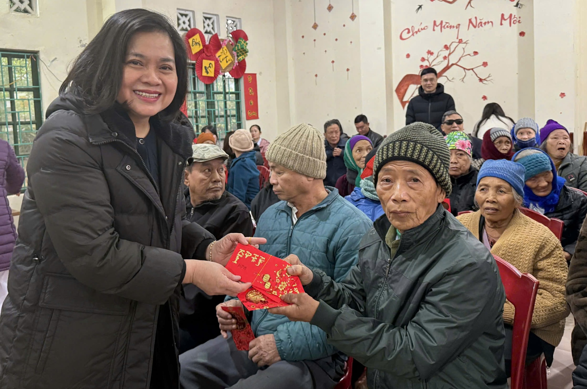 Bộ Y tế kiểm tra đột xuất việc trực cấp cứu, khám, chữa bệnh dịp Tết  - Ảnh 7.