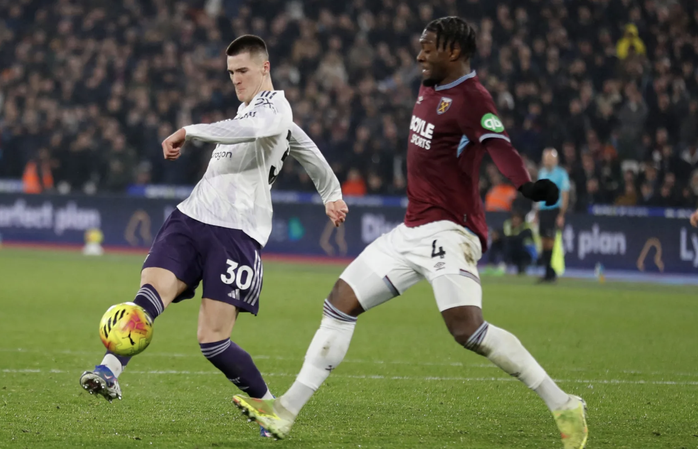 Sesko ghi b&agrave;n ph&uacute;t b&ugrave; giờ, Man United tho&aacute;t hiểm tại London - Ảnh 6.