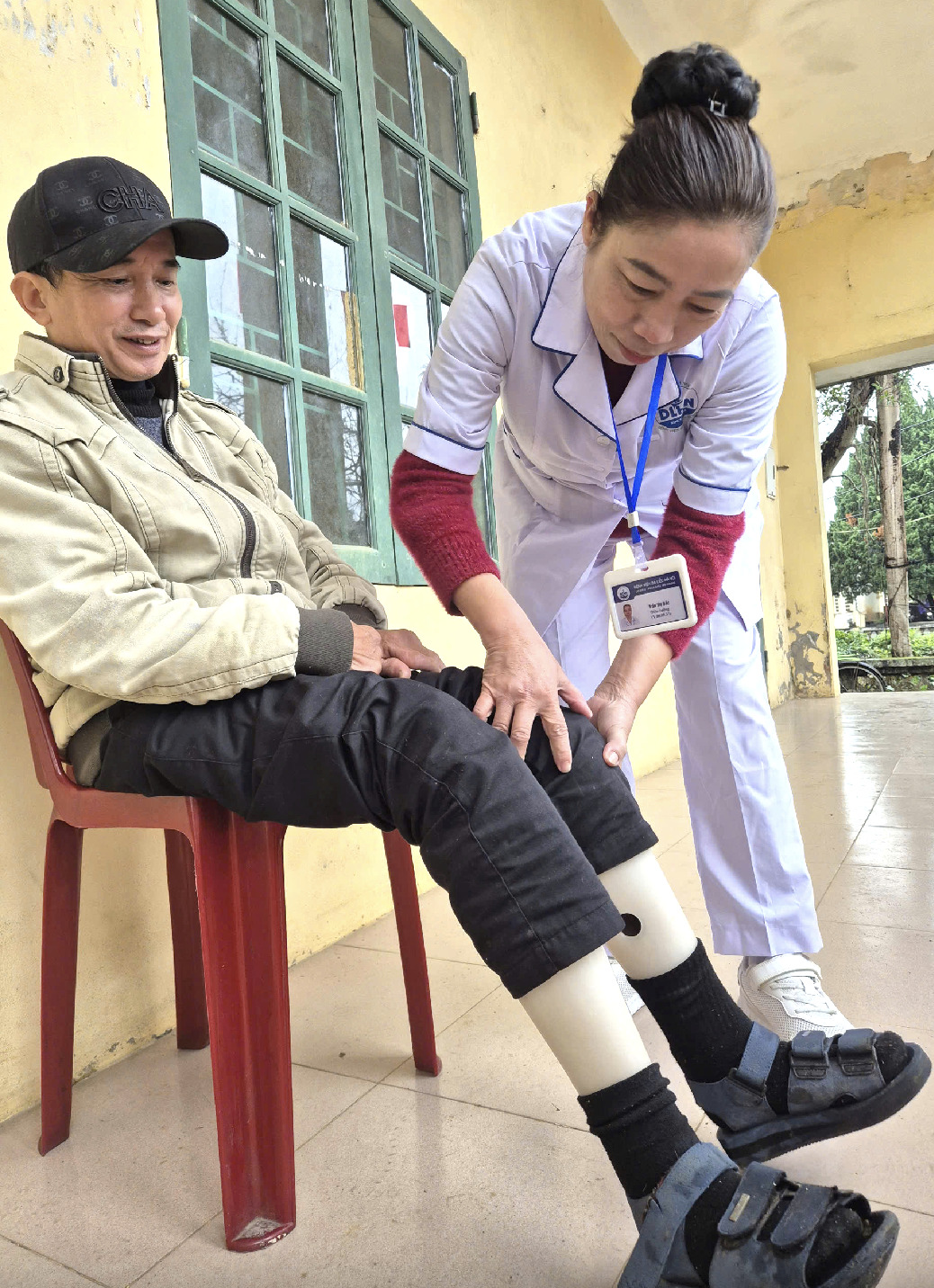 Bộ Y tế kiểm tra đột xuất việc trực cấp cứu, khám, chữa bệnh dịp Tết  - Ảnh 8.