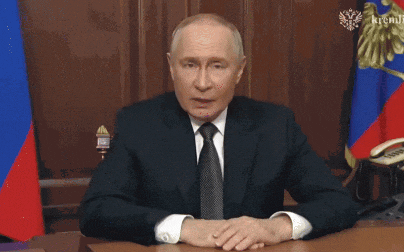 Nổ tung Abrams, Nga đ&aacute;nh thẳng sở chỉ huy Kiev - Loạt qu&acirc;n kh&eacute;t tiếng Ukraine tự s&aacute;t, &ocirc;ng Zelensky sai lầm lớn - Ảnh 4.