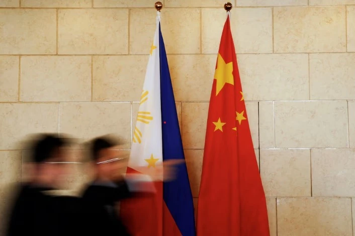 Philippines phản ứng sau khi Trung Quốc cảnh b&aacute;o &lsquo;h&agrave;ng triệu việc l&agrave;m sẽ mất&rsquo; - Ảnh 2.