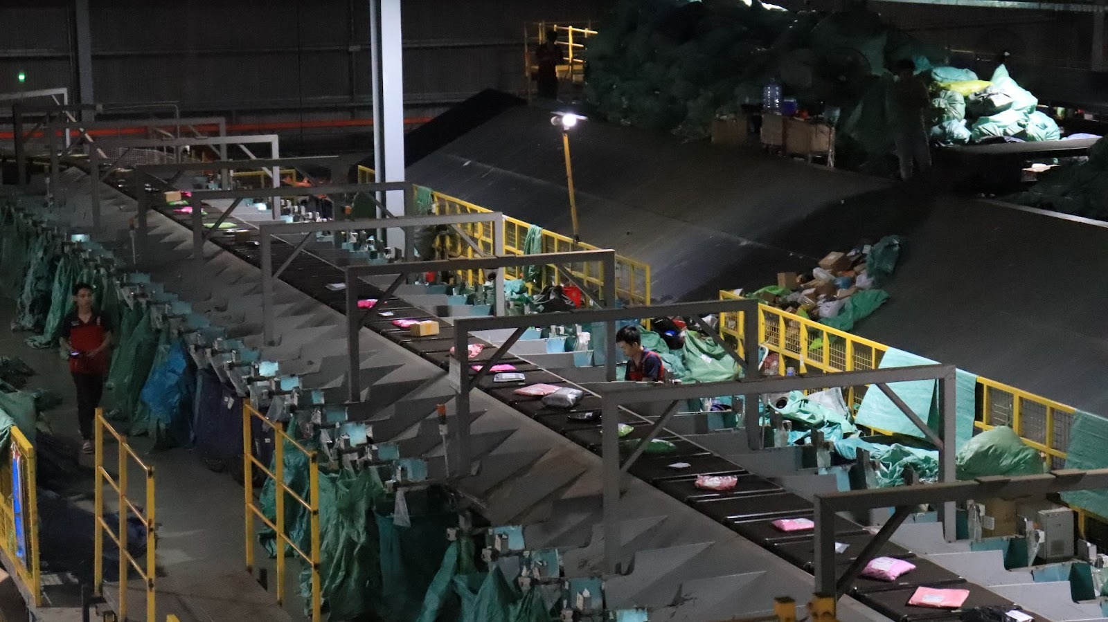 Công nghệ logistics tại Trung tâm Củ Chi: Chạy đua giao hàng đúng hẹn trước Tết 2026 - Ảnh 4.