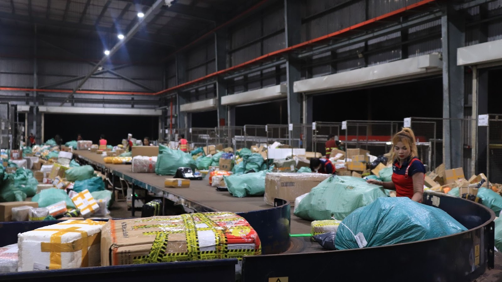 Công nghệ logistics tại Trung tâm Củ Chi: Chạy đua giao hàng đúng hẹn trước Tết 2026 - Ảnh 6.