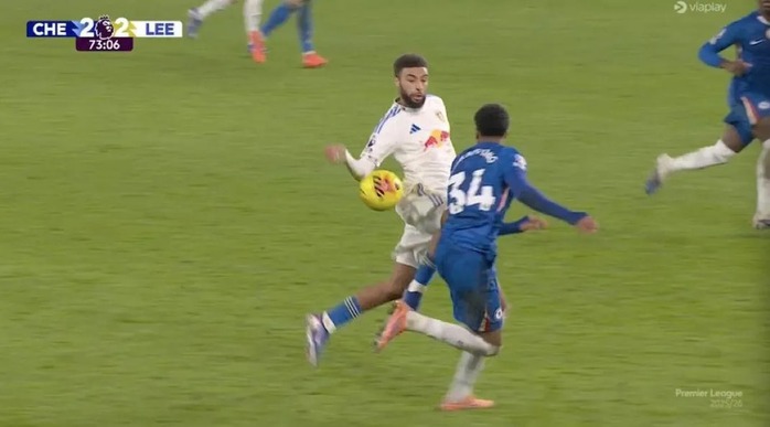 CĐV Chelsea phẫn nộ v&igrave; &ldquo;b&agrave;n thua kỳ lạ nhất m&ugrave;a giải&rdquo; - Ảnh 2.