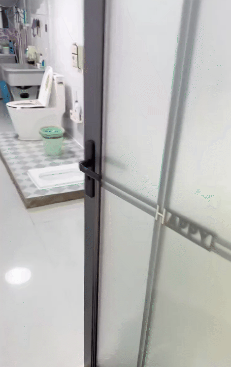 Clip khoe nh&agrave; vệ sinh &ldquo;g&acirc;y b&atilde;o&rdquo; MXH: Sạch tinh tươm, rộng r&atilde;i thoải m&aacute;i, nhưng bố cục lại khiến "&acirc;m điểm" - Ảnh 2.