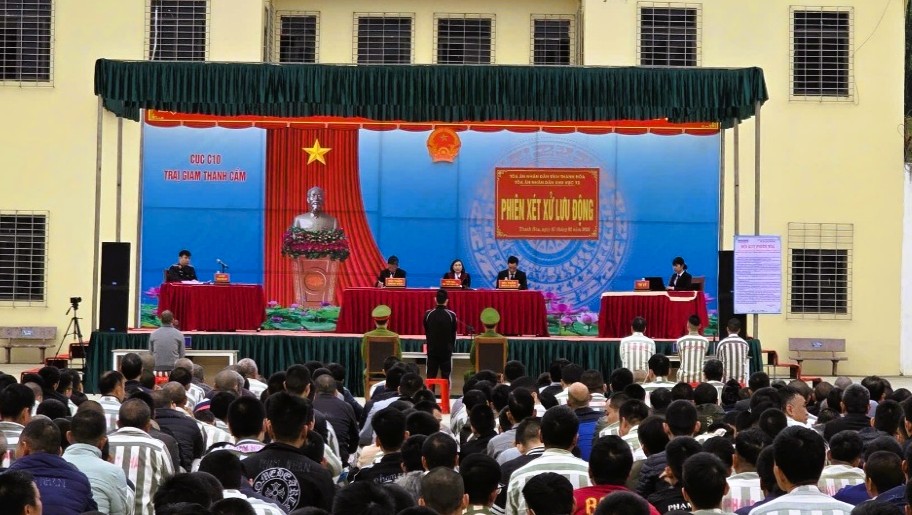 Tranh c&atilde;i về bộ phim dẫn đến &aacute;n ch&eacute;m bạn t&ugrave; tại thanh h&oacute;a - Ảnh 1.