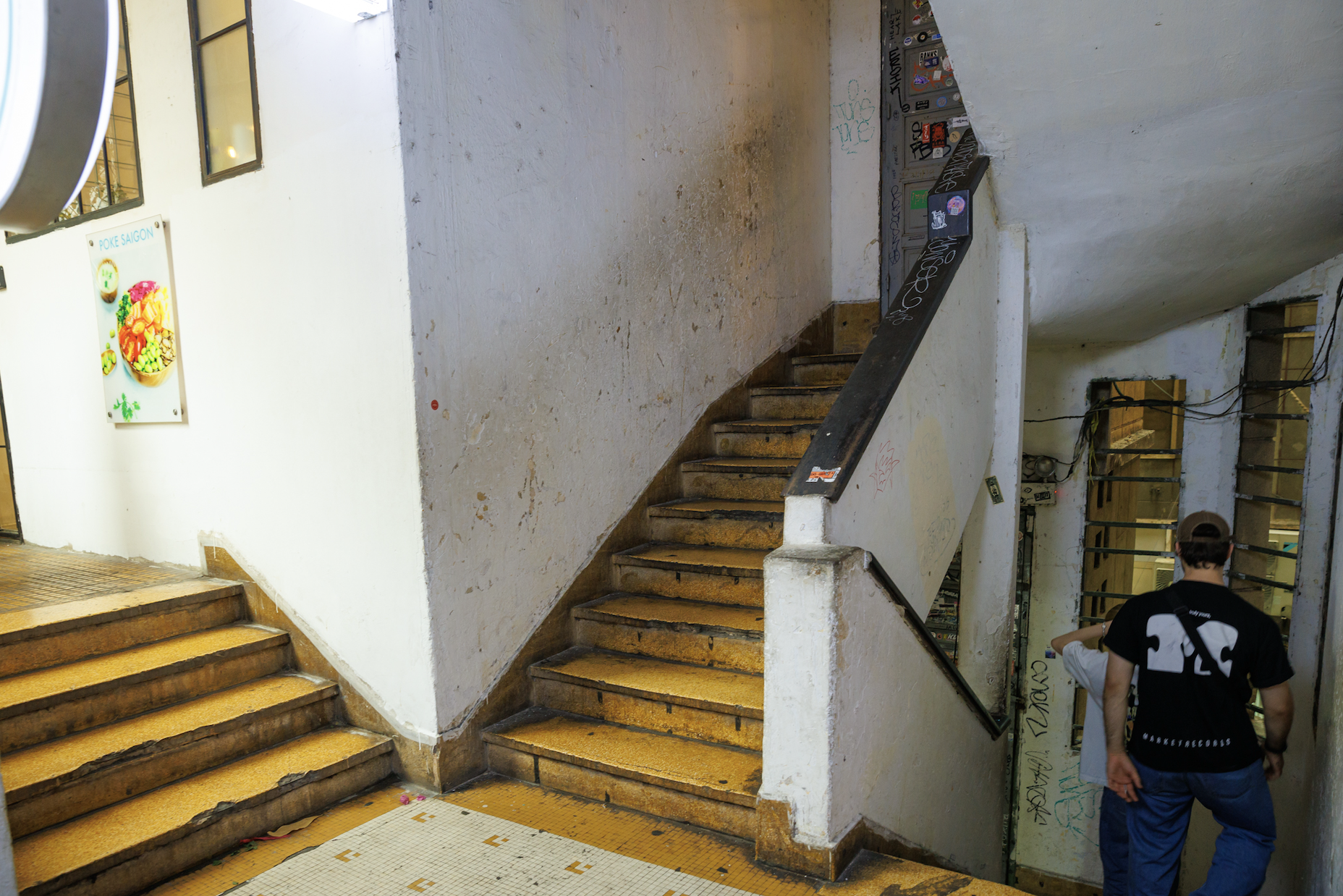 Chung cư 66 năm tuổi ở phố đi bộ Nguyễn Huệ: Diện mạo mới lạ lẫm - Ảnh 12.